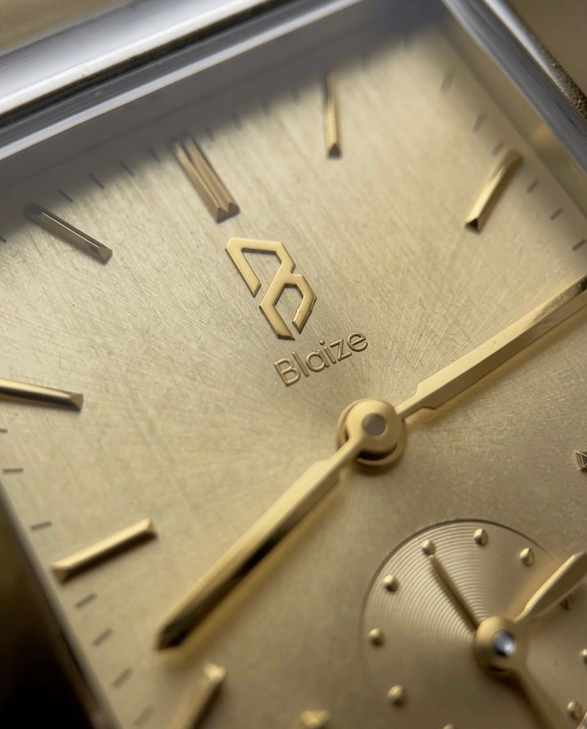 Square design.
Refined detail.